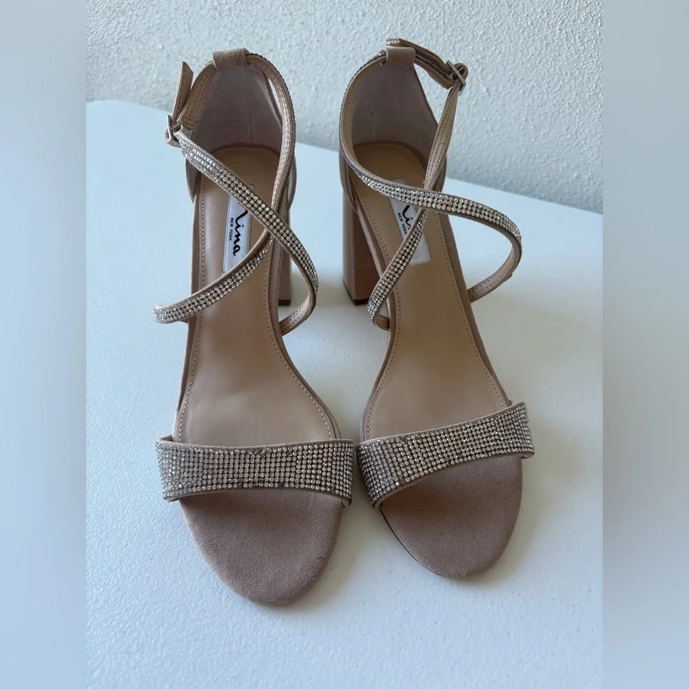 Nina Henesi Tan Rhinestone Almond Toe Size 9 Block‎ heel